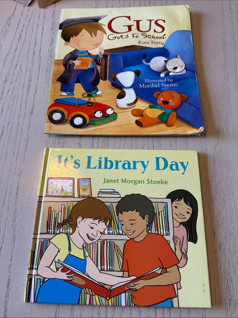 👁️4/$$10👁️It’s library day and Gus goes to school